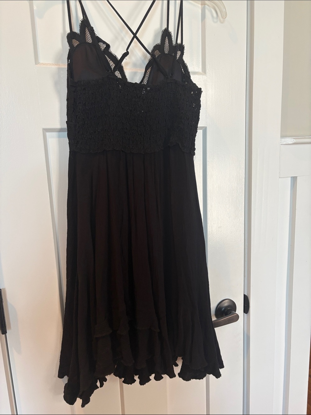 Black Lace strapped dress - Picture 3 of 5